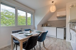 Fridge, microwave, stovetop, dishwasher - Solent, joli F2 proche Jardin des Plantes à Rouen (Rouen)