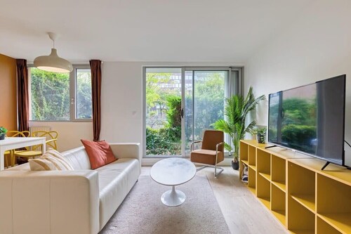 Roxane, Spacieux F4 avec terrasse et parking, à deux pas de la Seine