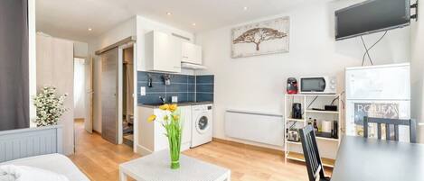 1 bedroom, iron/ironing board, travel crib, WiFi
