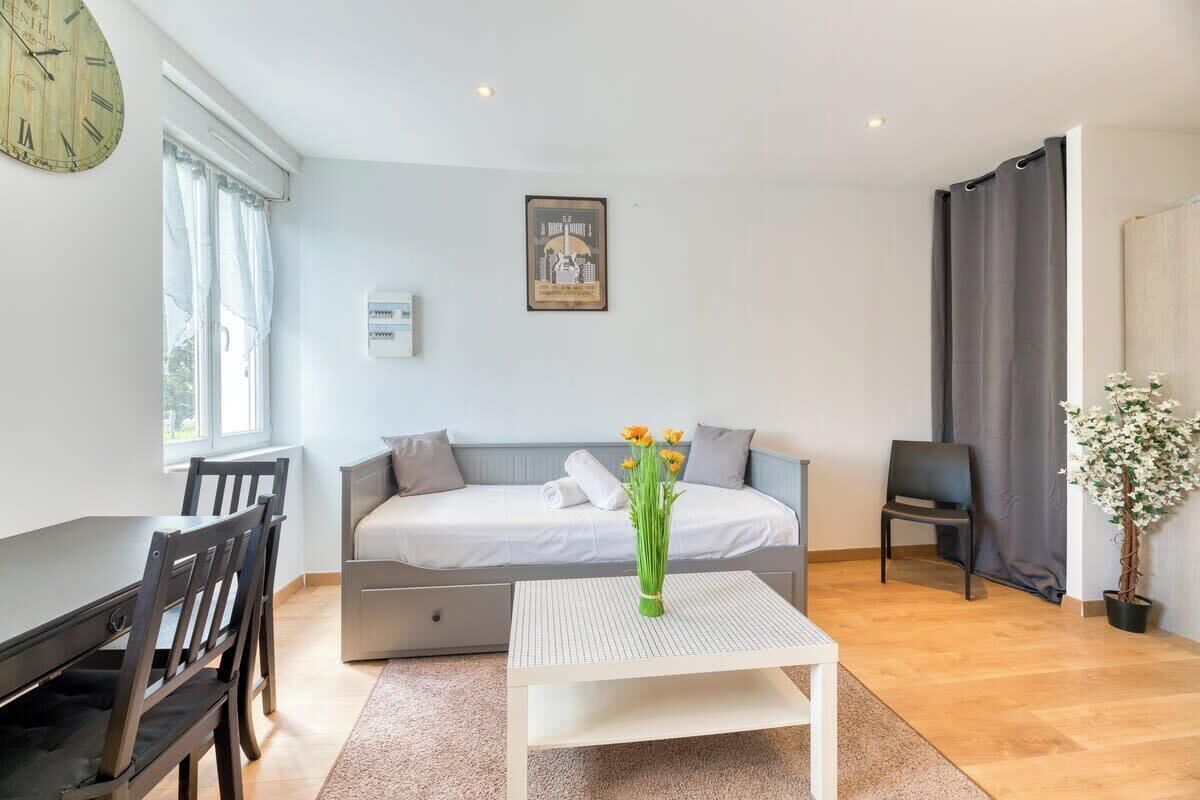 1 slaapkamer, een strijkplank/strijkijzer, reisbedje, wifi