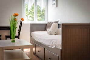1 chambre, fer et planche à repasser, lit parapluie, Wi-Fi