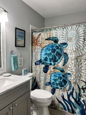 Shower, towels - Private Pondside Condo off the 15th hole -pool (Myrtle Beach)