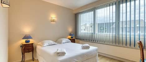 4 slaapkamers, een strijkplank/strijkijzer, wifi, beddengoed