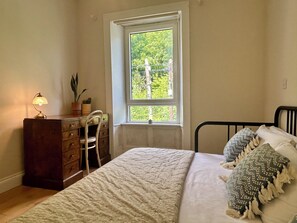 3 soveværelser, skrivebord, strygejern/strygebræt, weekendseng