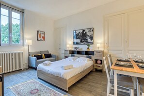 1 chambre, fer et planche à repasser, Wi-Fi, draps fournis