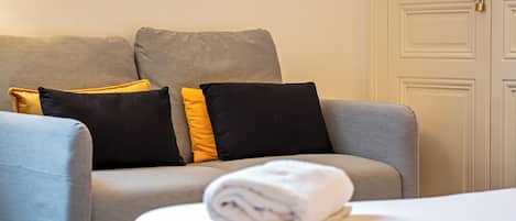 1 habitación, tabla de planchar con plancha, wifi y ropa de cama