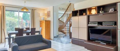 TV, DVD player, ping pong, books