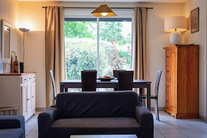 TV, DVD player, table tennis, books