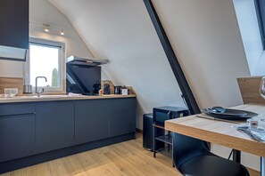 Fridge, microwave, dishwasher, coffee/tea maker - Nuits secrètes, un instant privilégié et sensuel (Bourg-Achard)