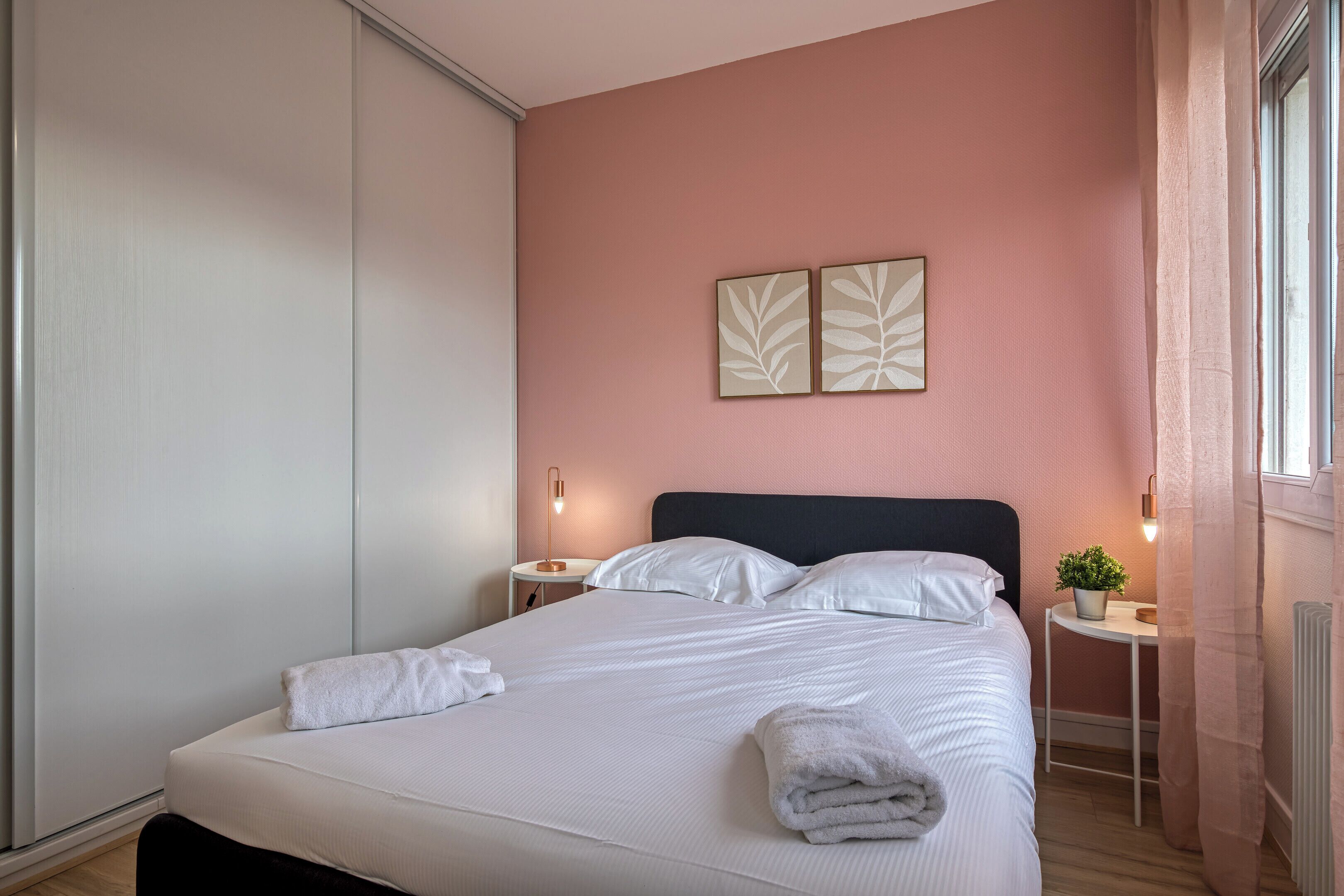 3 bedrooms, WiFi, bed sheets