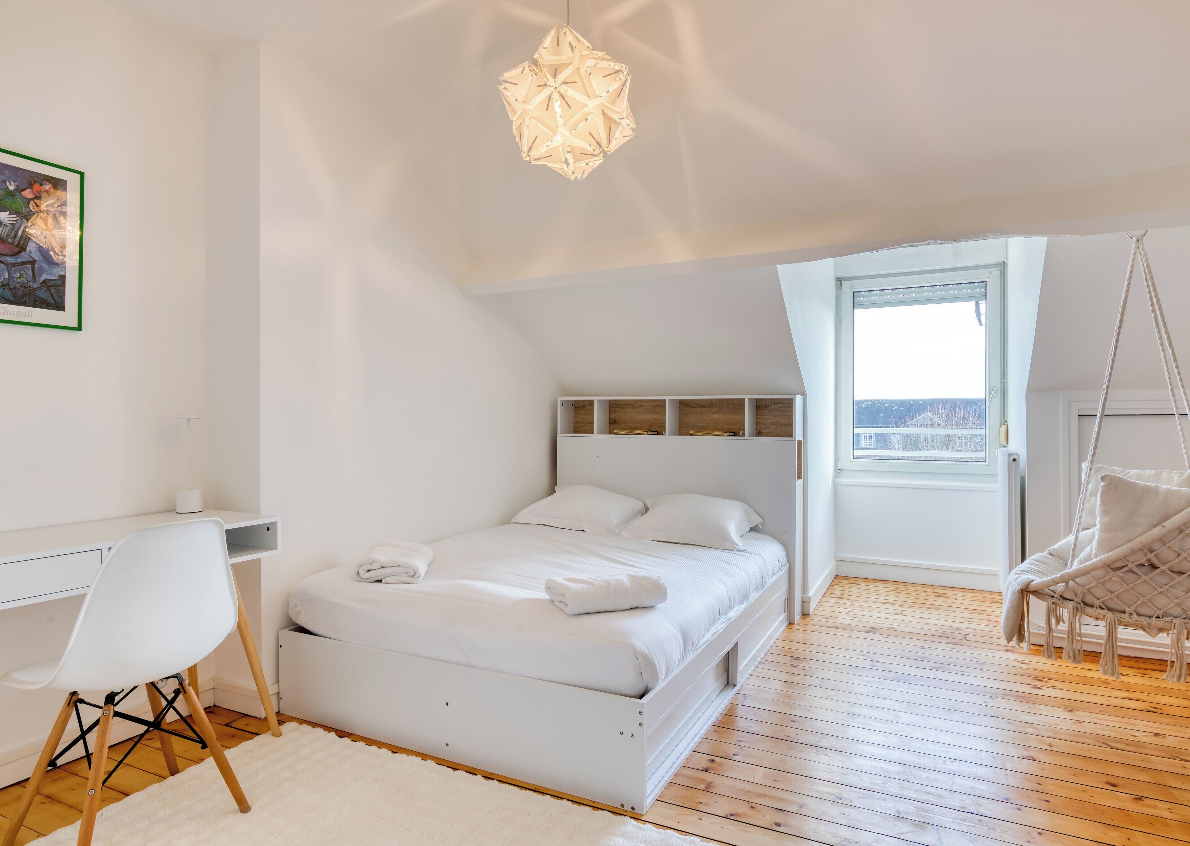 6 bedrooms, WiFi, bed sheets