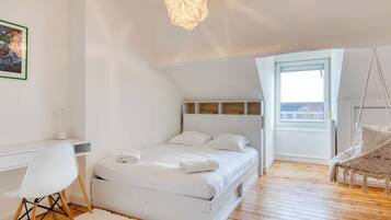 6 bedrooms, WiFi, bed sheets