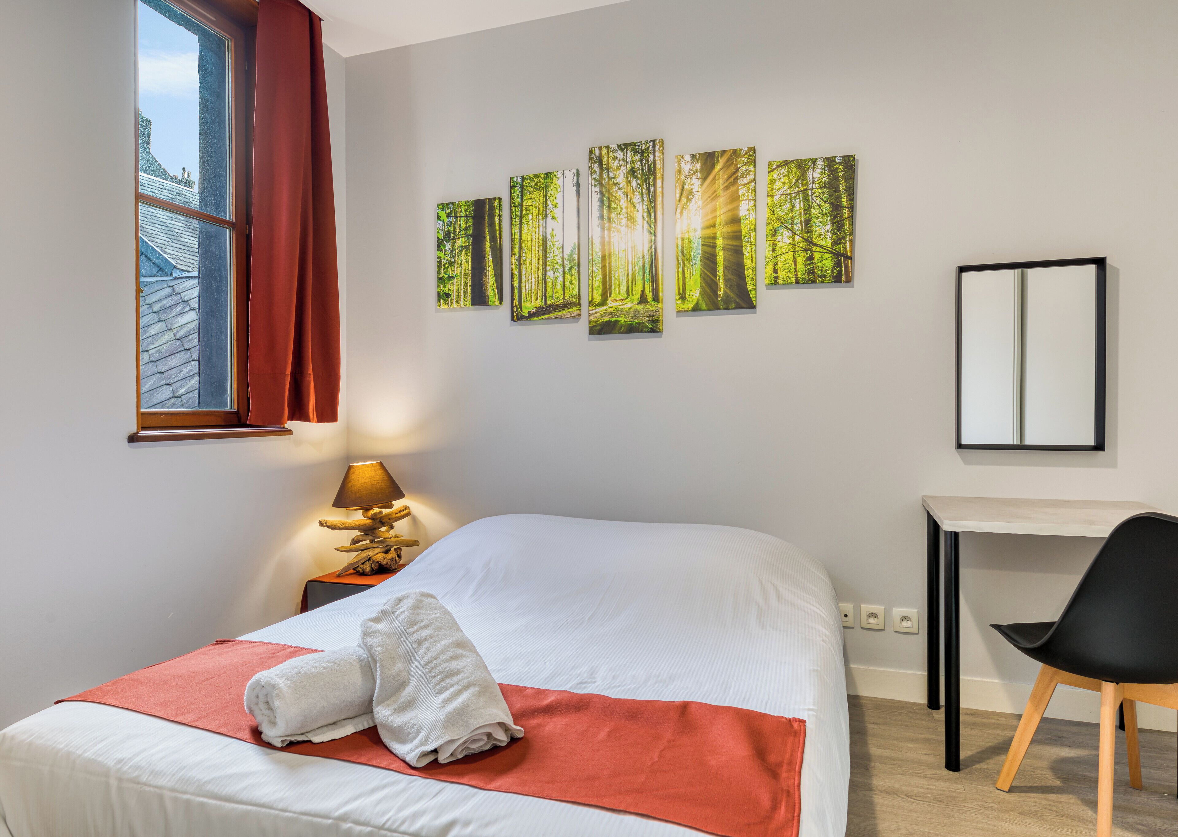 2 bedrooms, WiFi, bed sheets