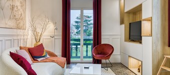 Rose écrin de charme avec parking terrasse privée et jardin partagé