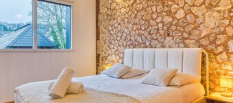 Rose écrin de charme avec parking terrasse privée et jardin partagé