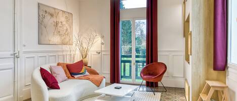 Télévision, chaîne hi-fi