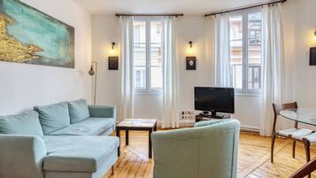 Fernseher, Stereoanlage