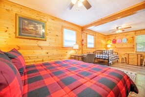 2 bedrooms, desk, iron/ironing board, free WiFi
