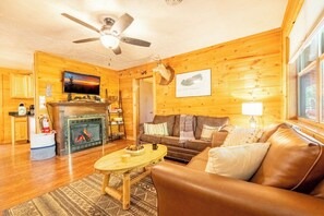 TV, fireplace