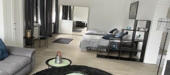 Geräumige Wohnung in zentraler Lage direkt an dem Fluss Niers und Park gelegen