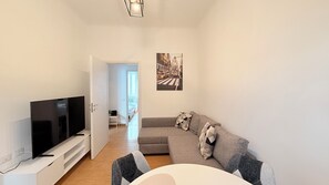 Smart TV - Urban Harmony - Milan Near Duomo & Metro M4 (Milan)