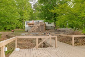 Property grounds - New:Lakefront, Firepit, Deck, Dock, Kayak, Great times on Lake Gaston (Littleton)