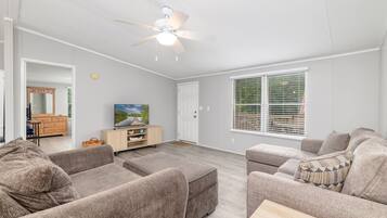 Una Smart TV, libros