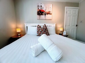 4 Schlafzimmer, Bügeleisen/Bügelbrett, kostenloses WLAN, Bettwäsche