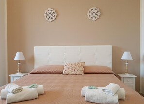 Iron/ironing board, free WiFi