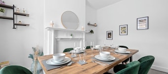 Cosy 3-Bed Home in Blackrod | Modern & Homely
