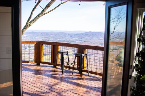 The Sassafras Treehouse