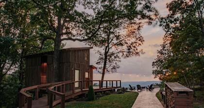 The Artistree House A Treehouse in Rising Fawn