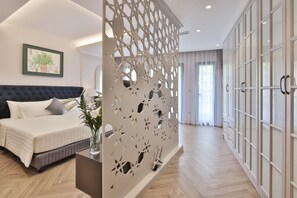 3 chambres, coffres-forts dans les chambres, fer et planche à repasser