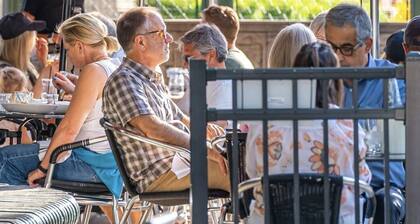 Spacious Chic 3-BDR Apartment in charming St. Charles for you to Create Memories