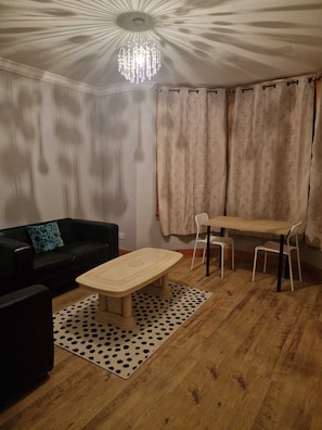 Hus - 3 sovrum - tillgänglighetsanpassat - rökare | Vardagsrum