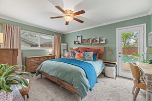 3 عدّة غرف نوم ومكتب ومكواة/لوح كي وسرير سفر