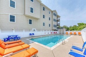 Pool - Take It Easy at this oceanside condo steps from the beach in Kill Devil Hills! (Kill Devil Hills)