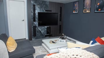 Smart TV, computer monitors