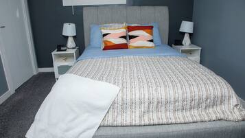 1 bedroom, in-room safe, desk, iron/ironing board