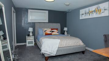 1 bedroom, in-room safe, desk, iron/ironing board