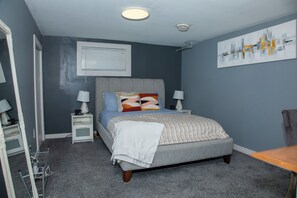 1 bedroom, in-room safe, desk, iron/ironing board