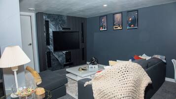 Smart TV, computer monitors