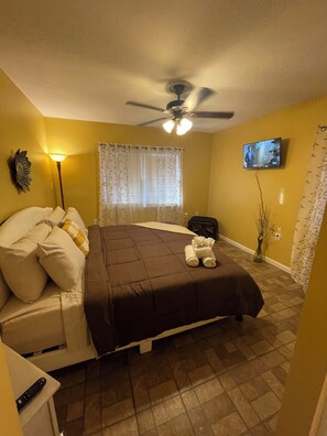 3 soveværelser, pengeskab på værelset, strygejern/strygebræt