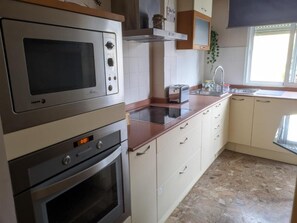 Phòng, 2 phòng ngủ, hút thuốc, ban công | Nội thất