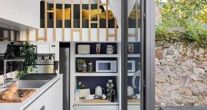 The Secret Garden - 5 Stars - 2 rooms & Parking