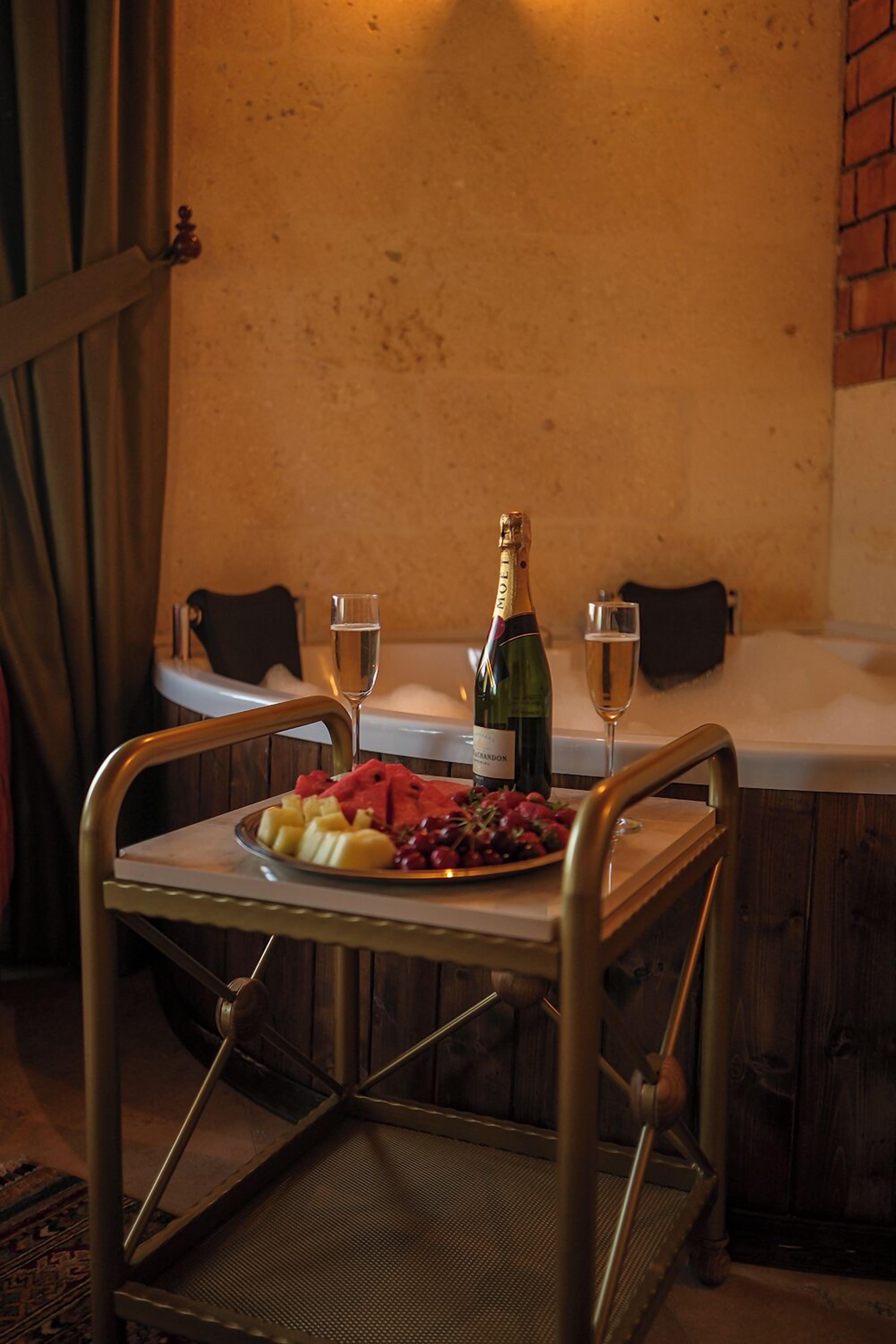 Superior-Doppelzimmer, 1 King-Bett und Schlafsofa, Zimmerreinigung, Gartenblick | Bettwäsche aus ägyptischer Baumwolle, hochwertige Bettwaren