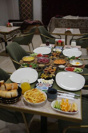 Free daily full breakfast - Zeppelin Cappadocia (Nevsehir)