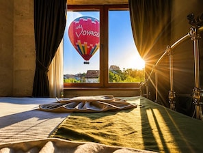 Egyptian cotton sheets, premium bedding, down comforters - Zeppelin Cappadocia (Nevsehir)