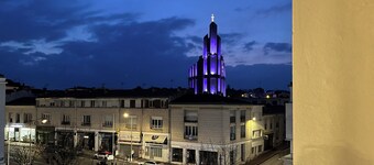 Bright 3-room apartment in the center of Royan, 3-minute walk from the beach and port.