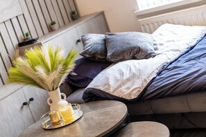 2 slaapkamers, een strijkplank/strijkijzer, wifi, beddengoed